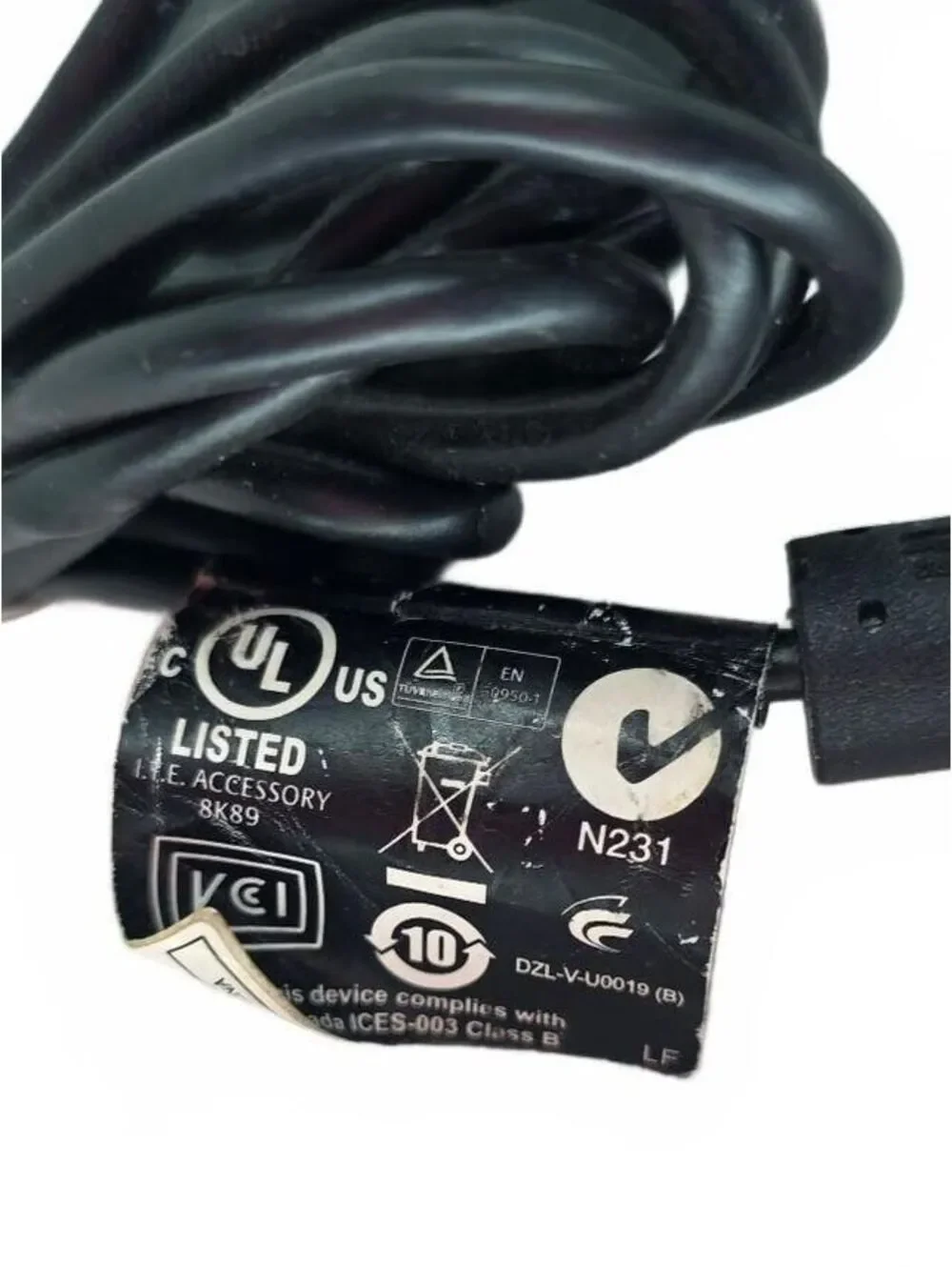 Logitech C210 USB Webcam with Built-in Microphone & Monitor Clip Black V-U0019